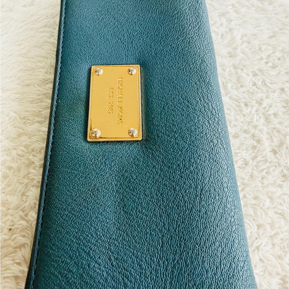 Michael Kors Teal Pebbled Leather Continental Wallet Gold Logo Credit Card Slots